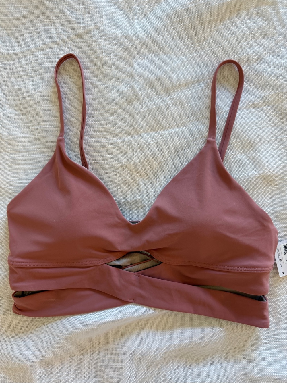 NWT Lululemon V-Neck Crossover Underband Bra